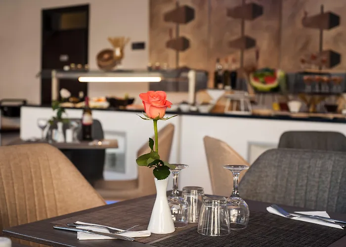 Ionis Art Hotel
