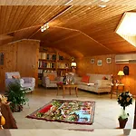 Ionis Art Отель