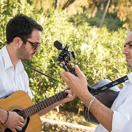 Ionis Art فندق لاغاناس