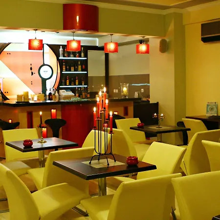 Hotel Ionis Art