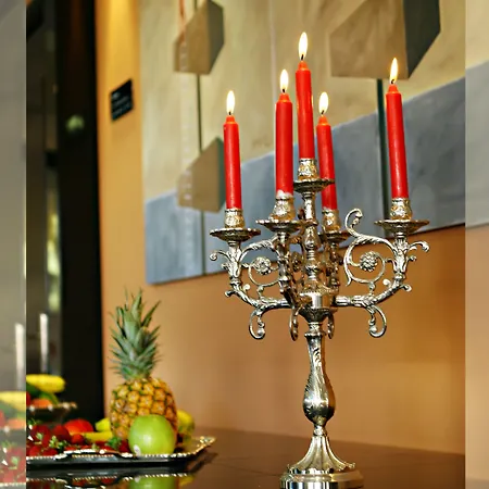 Ionis Art لاغاناس