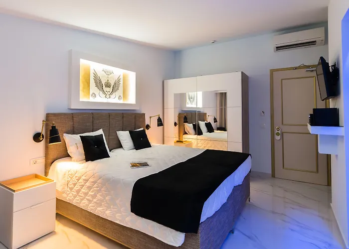 Ionis Art Hotell 4*